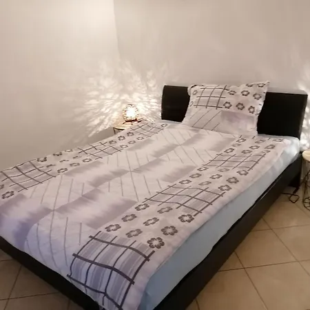 Erdgeschosswohnung Mit Terrasse Und Meerblick * Trogir
